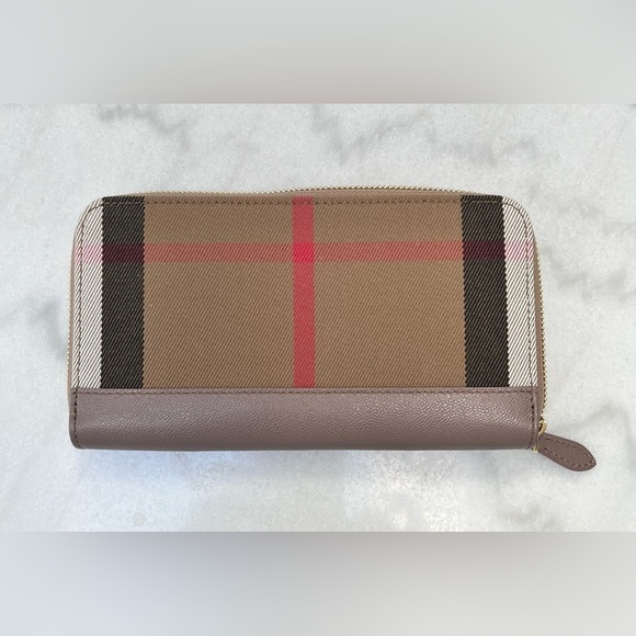 BURBERRY Large Zip Around Nova Check Leather Wallet - Picture 2 of 6